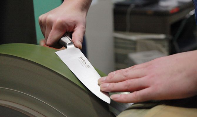 Knife sharpening service by a manufacture image